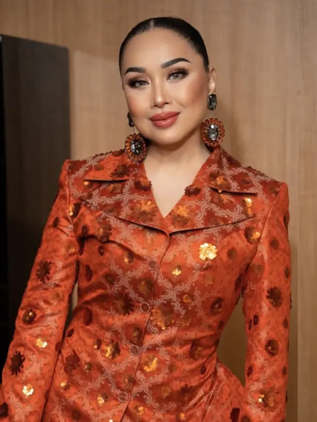 Titi DJ operasi plastik di atas usia 50 tahun. [@ti2dj]