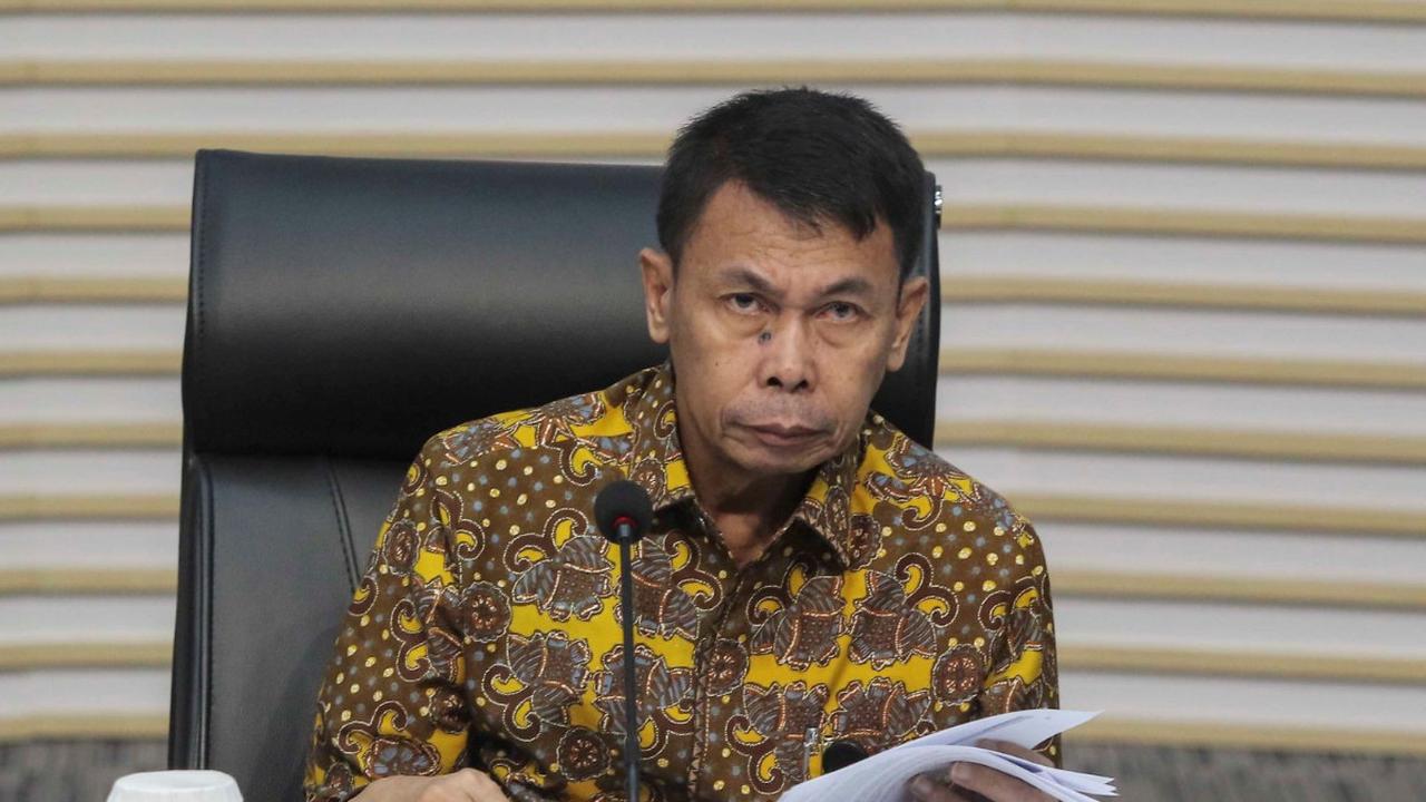 Ketua sementara Komisi Pemberantasan Korupsi (KPK), Nawawi Pomolango memberikan paparan terkait 'Kinerja KPK 2023' di Gedung Merah Putih KPK, Jakarta, Selasa (16/1/2024).