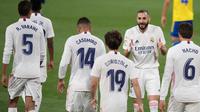 Real Madrid meraih kemenangan 3-0 atas Cadiz pada laga pekan ke-32 La Liga di Estadio Ramon de Carranza, Kamis (22/4/2021) dini hari WIB. (AFP/JORGE GUERRERO)