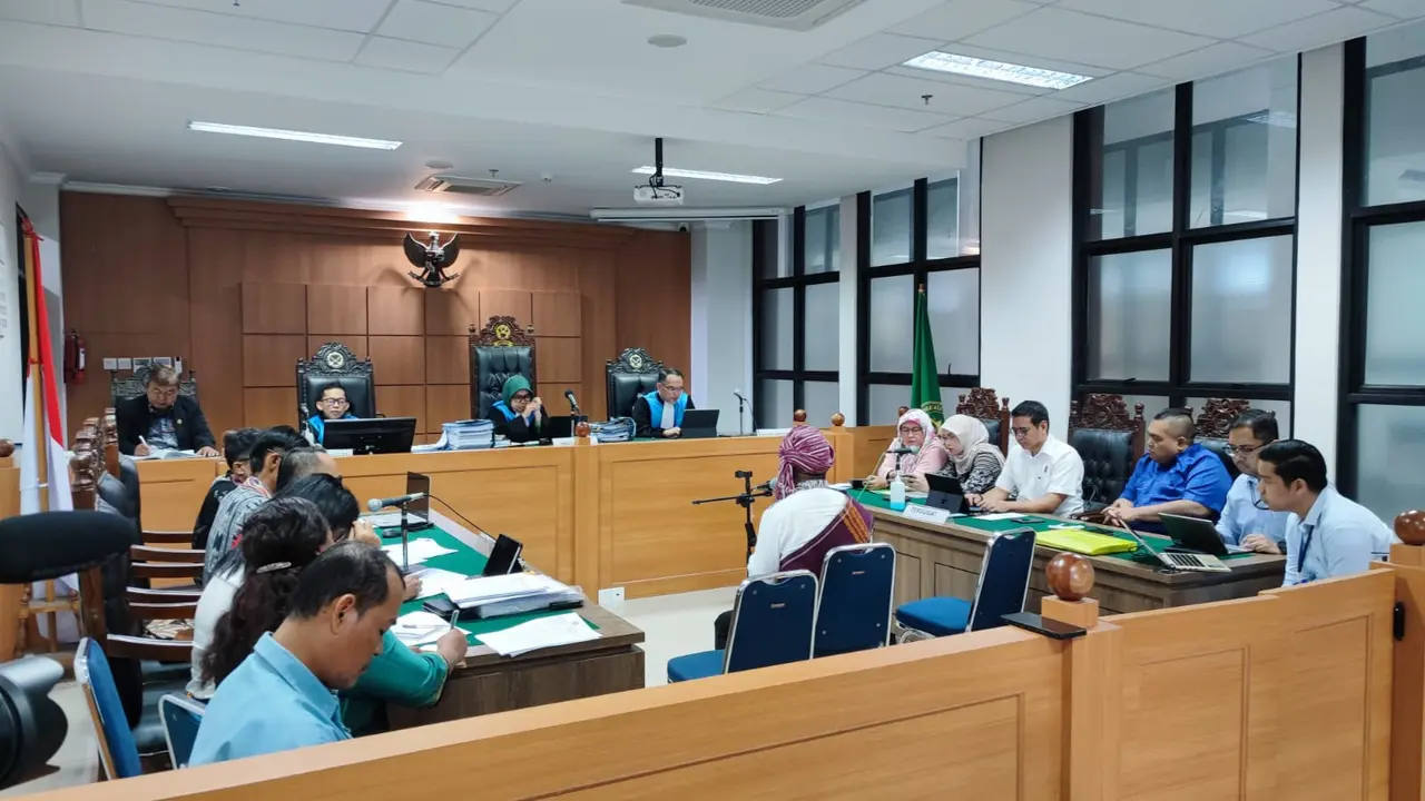 Sekretaris Jenderal (Sekjen) Aliansi Masyarakat Adat Nusantara (AMAN) Rukka Sombolinggi