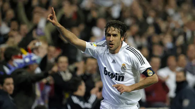FOTO: Hingga Pensiun, 5 Pemain Hebat Ini Tak Sekalipun Meraih Trofi Ballon d'Or, Mulai Pele hingga Xavi - Raul Gonzalez