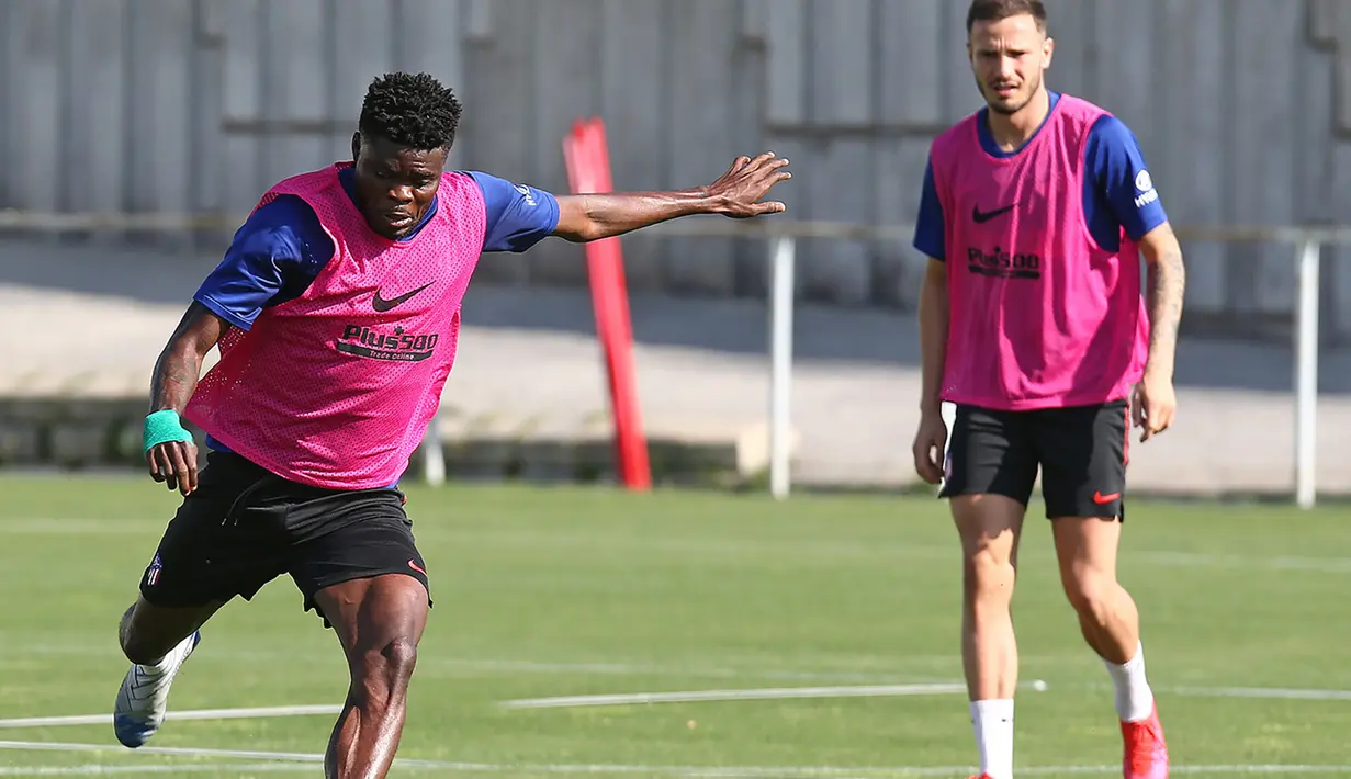 Pemain Atletico Madrid saat mengikuti sesi latihan di Training Complex, Majadahonda, Madrid, Senin (25/5/2020) waktu setempat. Klub-klub Liga Spanyol kembali jalani latihan jelang bergulirnya kompetisi La Liga. (AFP/Handout/Atletico Madrid)