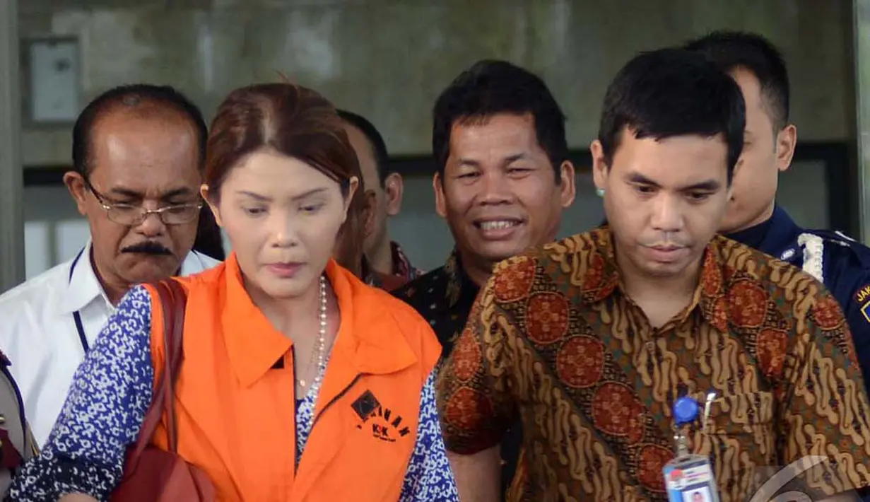 Pemeriksaan ini merupakan pemeriksaan kedua Artha Meris sejak dia ditahan Selasa pada 24 Juni lalu, Jakarta, Jumat (4/7/2014) (Liputan6.com/Miftahul Hayat)