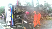 Kecelakaan di Puncak Bogor mengakibatkan 1 orang tewas. (Liputan6.com/Achmad Sudarno)