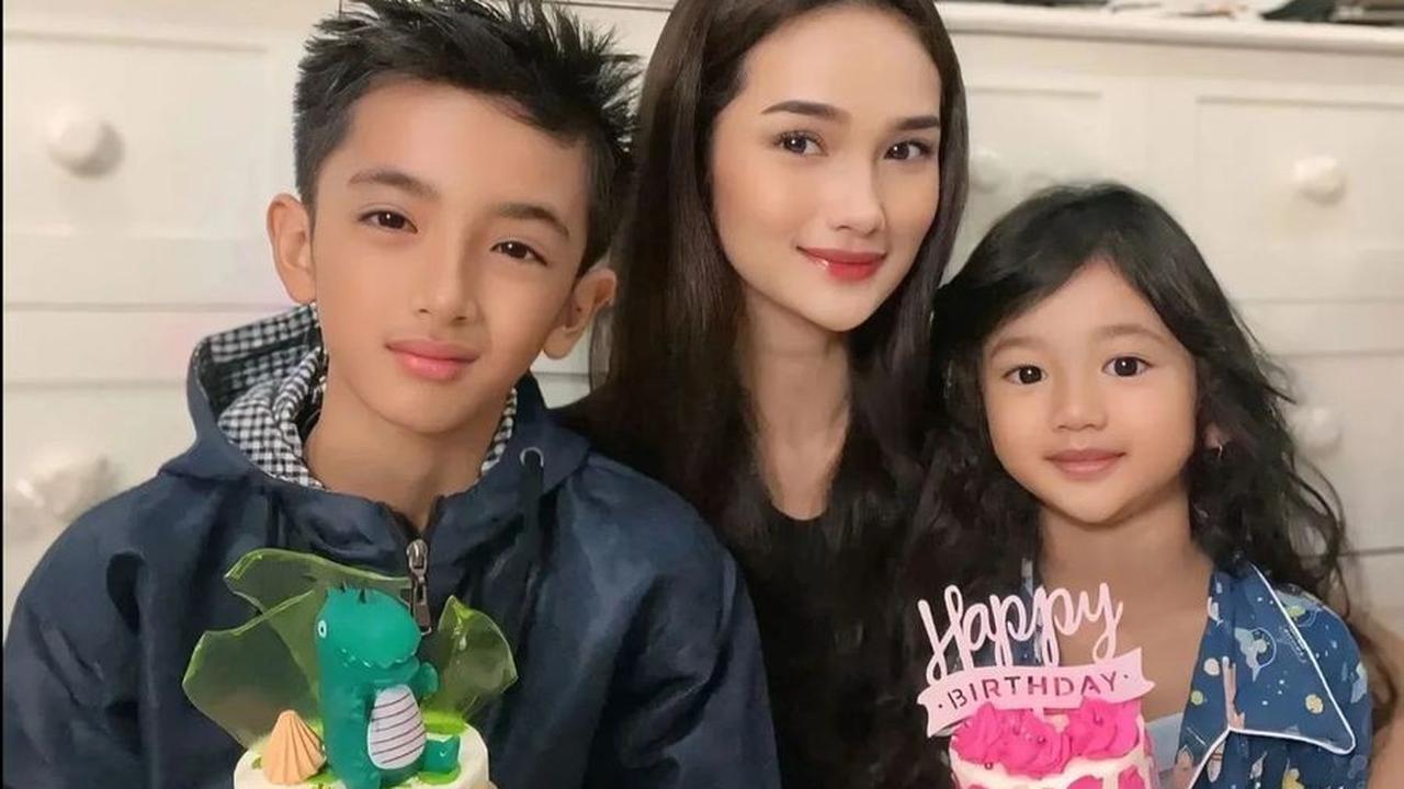 Sebelumnya, Faby pernah berbicara soal kriteria pasangan idamannya, yaitu seseorang yang bisa memenuhi kebutuhannya, baik secara lahir maupun batin.<br><br>