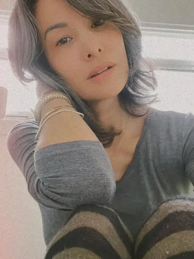 Rambut uban Nadya Hutagalung