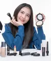 Ikuti tips layering concealer dan cushion ini agar makeup tahan lama. (foto: jcomp/freepik)