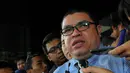 Kuasa hukum Sutan Bhatoegana, Razman Arif Nasution memberi keterangan di Gedung KPK, Jakarta, Kamis (5/3/2015). Kedatangannya untuk menyampaikan surat permohonan penangguhan penahanan terhadap Sutan . (Liputan6.com/Faisal R Syam)