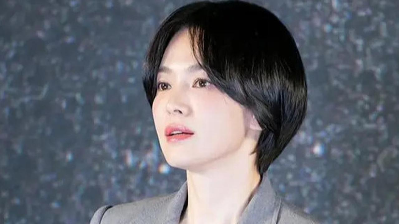 Gaya Rambut Baru Song Hye Kyo Kini Jadi Tren, Salon di Korea Malah Kasih Peringatan ke Pelanggan Begini
