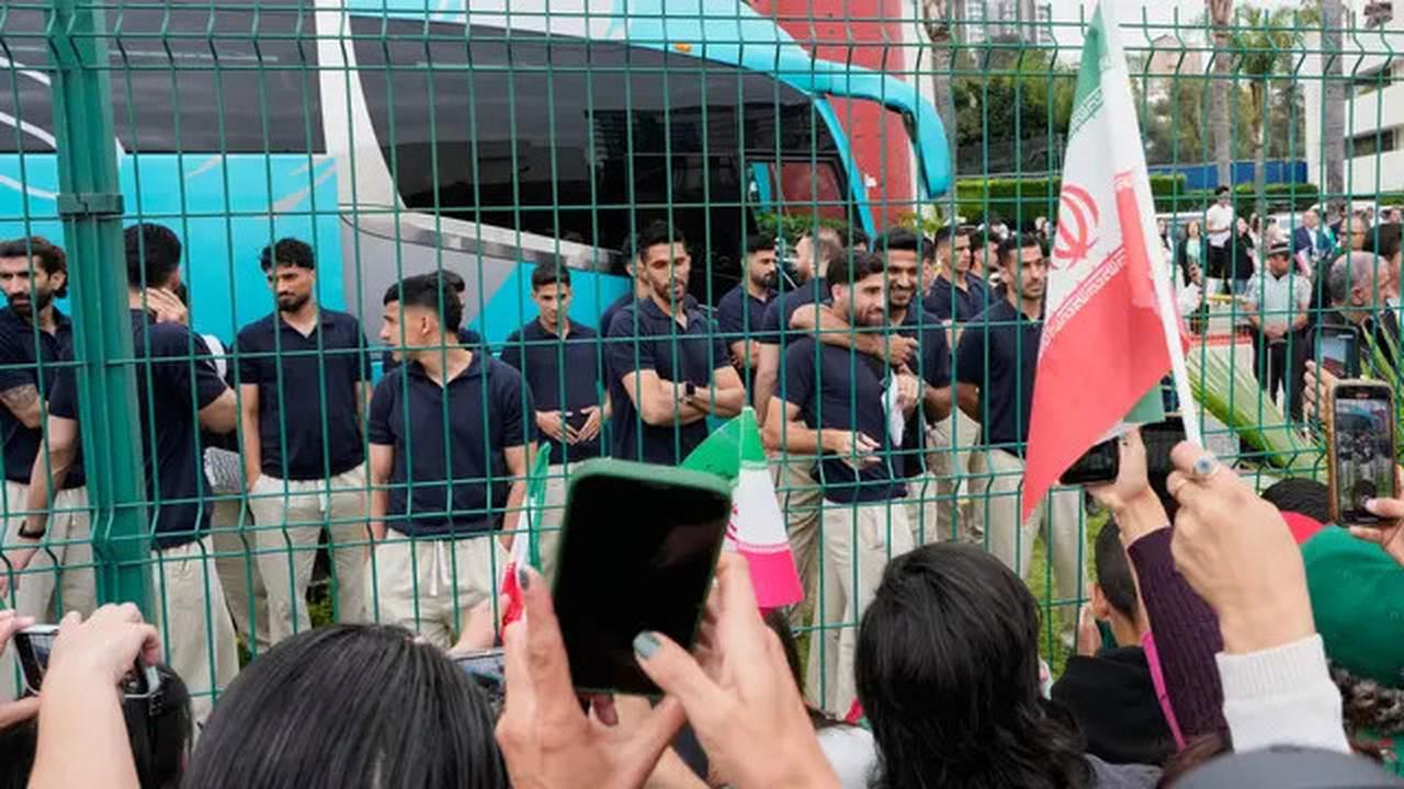 Tersingkir dari Piala Dunia, Timnas Iran Diantar Pulang Fans Meksiko