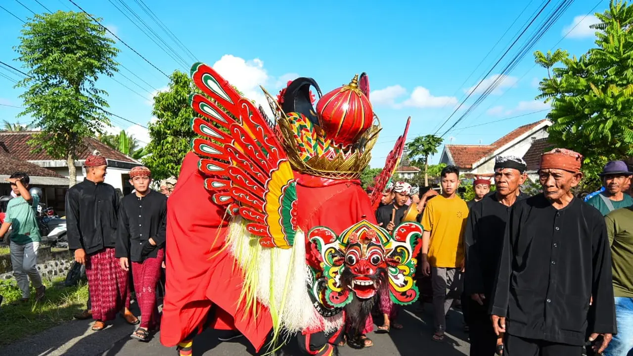 Ritrual adat Barong Ider Bumi Yang dilakukan Mayarakat suku Osing Kemiren Banyuwangi (Istimewa)