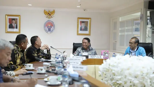 Pertemuan Kemenpora dengan PSSI.
