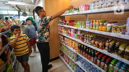 Badan Pusat Statistik (BPS) DKI Jakarta mencatat bahwa makanan dan minuman serta tembakau menjadi penyumbang inflasi terbesar pada Desember 2024 dari 11 kelompok pengeluaran, yakni sebesar 0,26 persen. (Liputan6.com/Angga Yuniar)