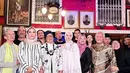 Foto bareng keluarga besar, Alyssa Daguise dan Al Ghazali sudah mendapat restu. Kini giliran pernikahan mereka yang membuat netizen tak sabar. (Liputan6.com/IG/@ahmaddhaniofficial)