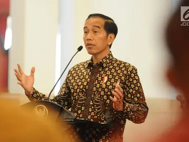 Presiden Joko Widodo memberikan pengarahan kepada para pendamping Program Keluarga Harapan (PKH) dalam Jambore Sumber Daya PKH di Istana Negara, Jakarta, Kamis (13/12). Jambore diikuti 598 peserta dari seluruh Indonesia. (Liputan6.com/Angga Yuniar)