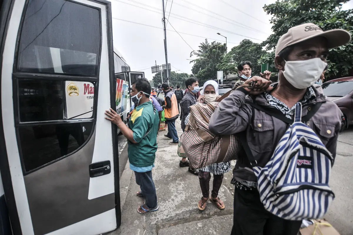 Puncak Arus Balik di Terminal Kampung Rambutan