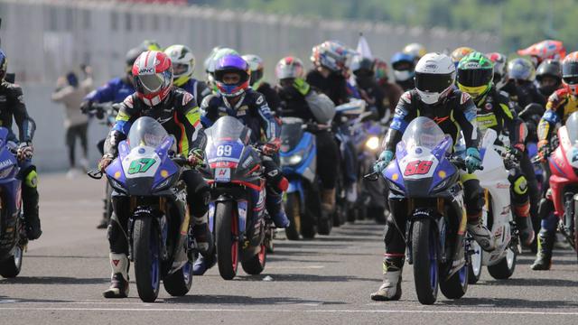 bLU cRU Yamaha Endurance Festival