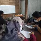 kelas aksara Jawa di Yogyakarta (foto: Tifani)