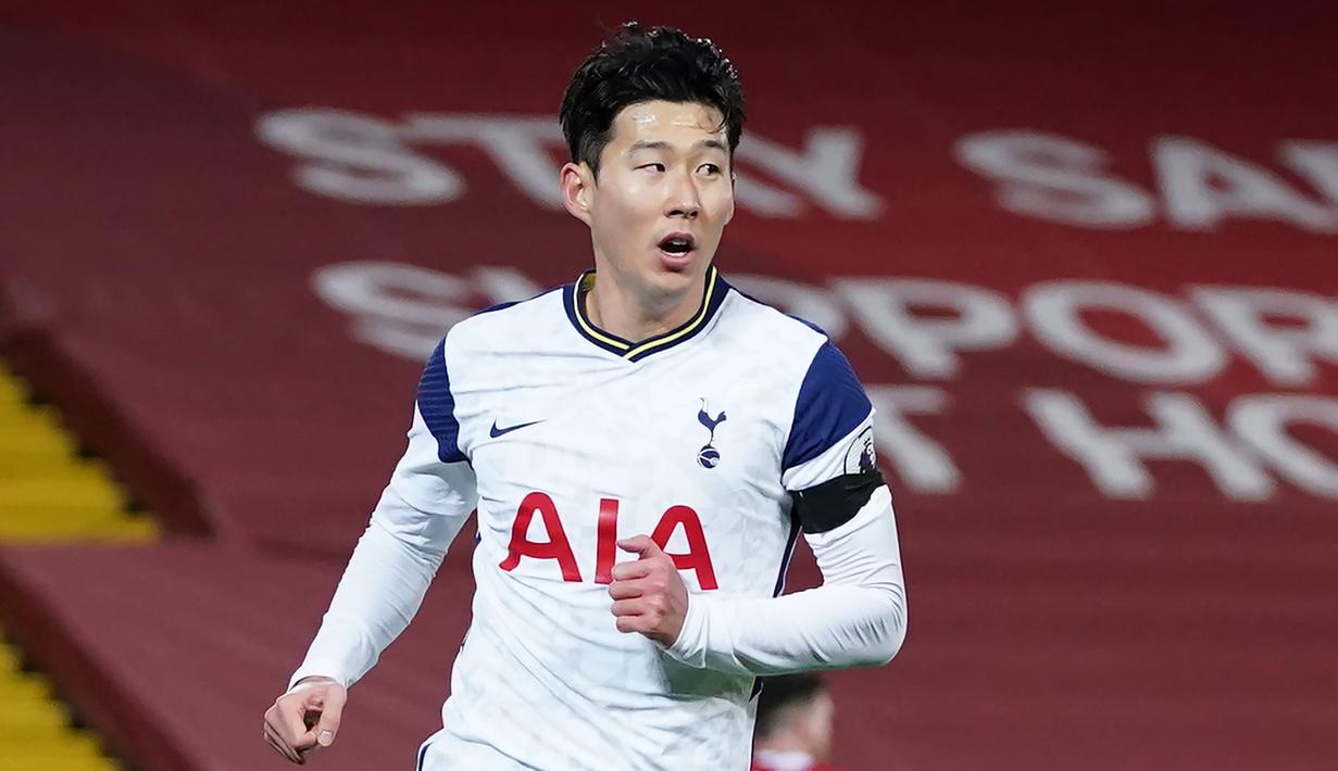 2. Son Heung-Min (12 gol) - Son Heung-min sukses menambah jumlah golnya saat Tottenham menalkukan Leeds United 3-0 di laga terakhir. Pemain asal Korea Selatan ini telah mengumpulan 12 gol hanya selisih sebiji gol dari Mohamed Salah. (AFP/Jon Super/pool)