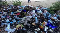 Ironis, Pantai Wisata Kurinai Malah Banyak Sampah