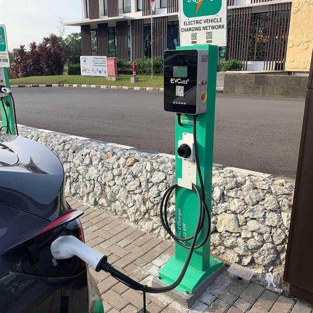 Lobi Jaringan Hotel Marriott Indonesia Kini Dilengkapi Stasiun ...