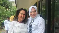 Kartika Soekarno bersama Sinthya Ayuningrum, Ketua Dharma Wanita Persatuan Jakpus (dok. instagram.com/kartikasoekarnofoundation/https://www.instagram.com/p/B4gczloAeGD/Novi Thedora)