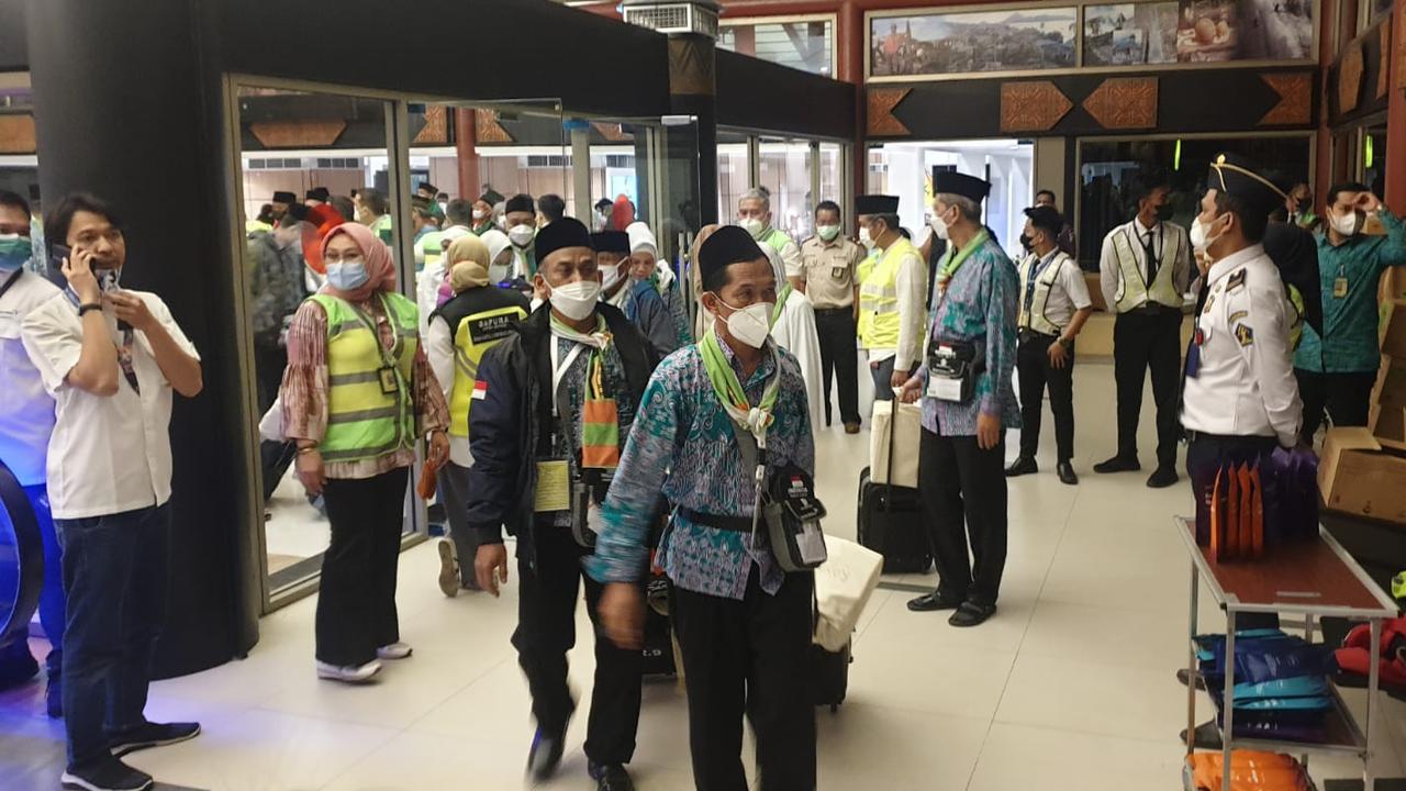 Barang-barang' Nyeleneh' yang Pernah Dibawa Jamaah Haji Indonesia ke Tanah Suci