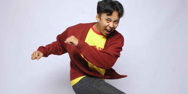 Eksklusif Fajar Nugra, Lebih Takut Dihantui Pocong Atau Dikejar Tagihan Pinjol?