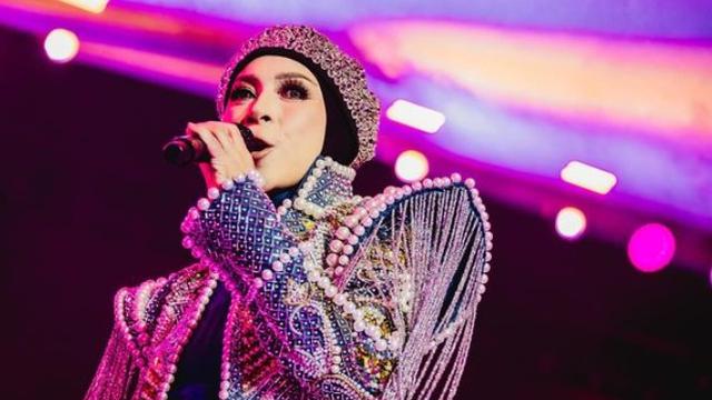 Melly Goeslaw konser di Malaysia (Instagram/melly_goeslaw)