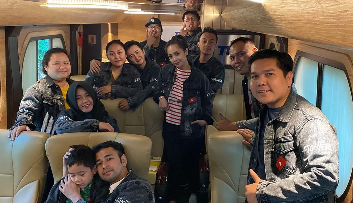 Raffi Ahmad dan Nagita Slavina Liburan Bersama TIM RANS (Instagram/raffinagita1717)