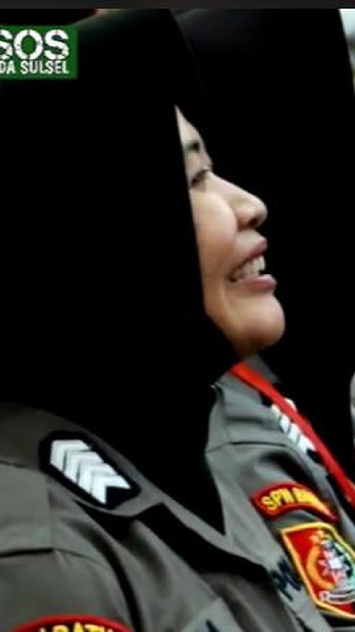 Mengetahui namanya ada di dalam daftar peserta terpilih, wanita ini tampak begitu bahagia. <br>