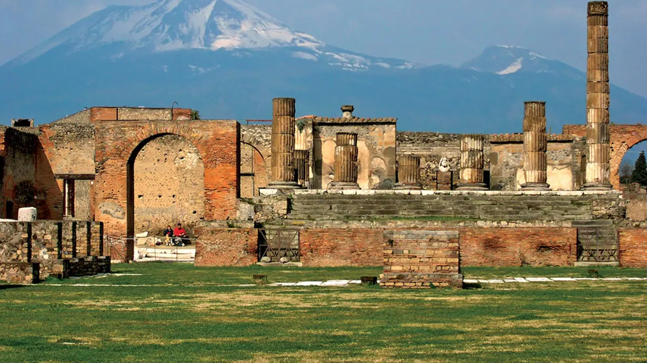 Memasuki Lorong Waktu Kembali ke Kota Kuno Romawi di Pompeii