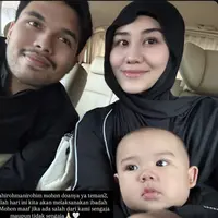 Aaliyah Massaid dan Thariq Halilintar saat Umrah. [@aaliyah.massiad]