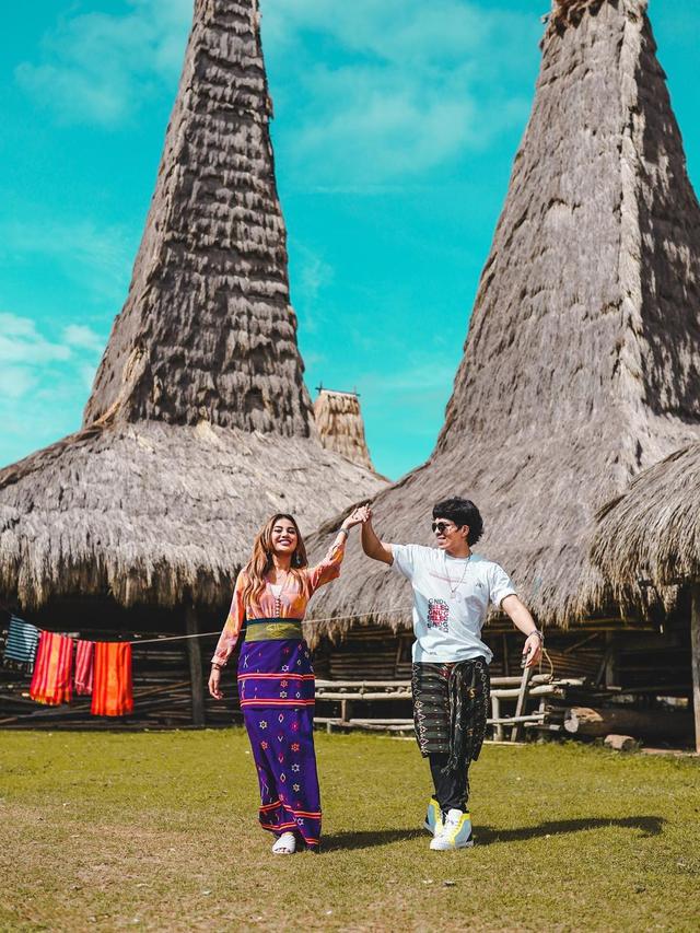 Atta Halilintar dan Aurel Hermansyah. (Foto: Instagram @attahalilintar)