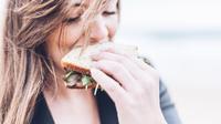 Ilustrasi makan. Sumber foto: unsplash.com/Gardie