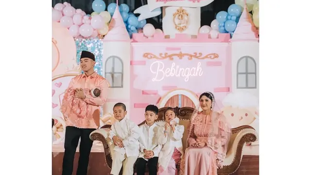 7 Potret Aqiqah Bebingah Sekaligus Ulang Tahun Kaesang Pangarep, Meriah dan Penuh Doa  (instagram/erinagudono/rezaprabowophoto).