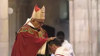 Philip Mulryne, mantan pemain Manchester United (MU) ditahbiskan jadi pastor (dominicans.ie)