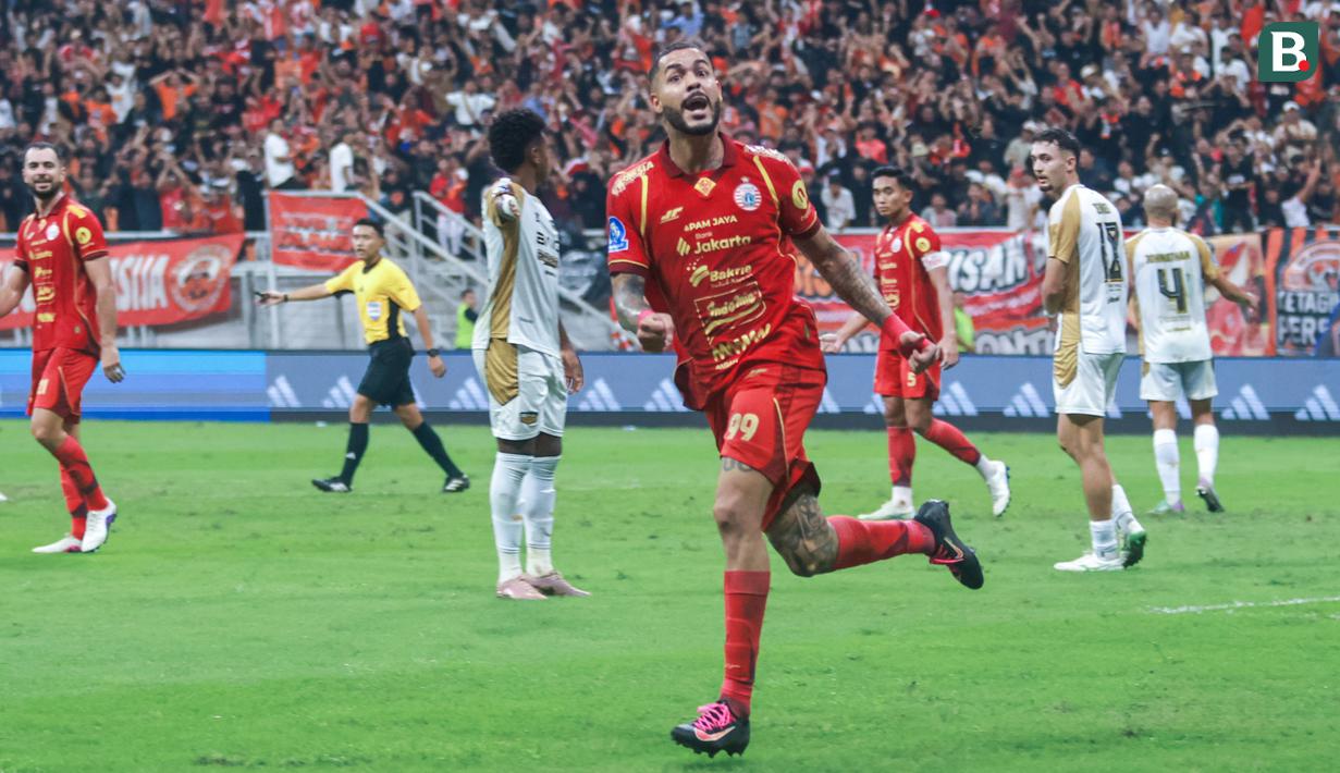 Gol Persija dicetak oleh Maxwell Souza. Sementara itu gol Dewa United dihasilkan oleh Alexis Messidoro. (Bola.com/Nur Iman Ali)