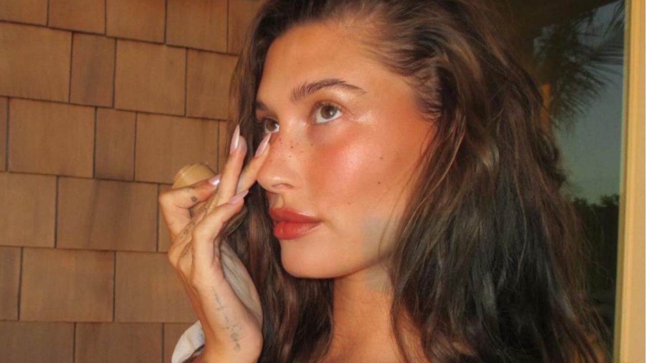 Hailey Bieber, Dari Entrepreneur Hingga Ikon Fashion, Ini Rahasia Dibalik Kesuksesannya yang Banyak Dipuji Para Wanita