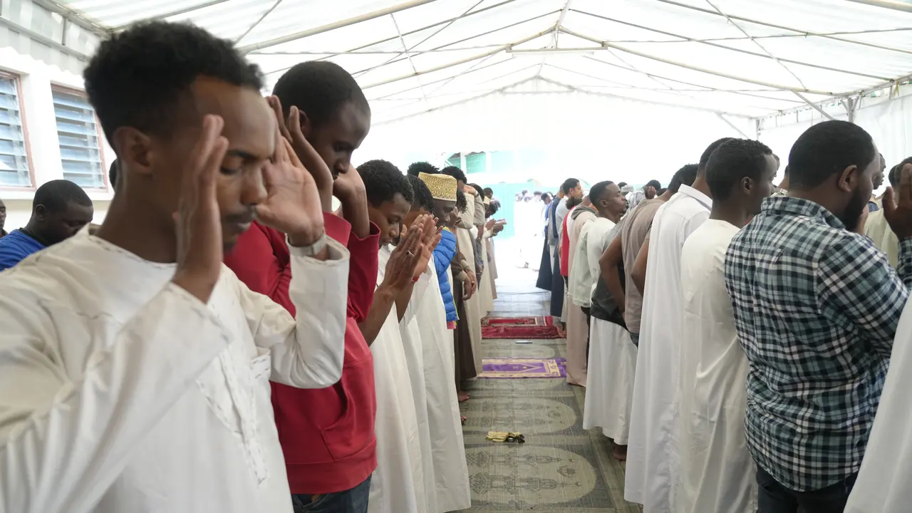 Suasana Sholat Jumat Pertama Ramadhan 1444 H Hijriah di Berbagai Negara