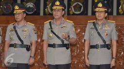 Irjen Anton Charliyan, Brigjen Boy Rafli Amar dan Brigjen Ahmad Dofiri mengikuti upacara sertijab di Mabes Polri Jakarta, Kamis (21/3). Kapolri melantik Kabaintelkam Polri, Kakorlantas Polri, Kadivhumas Polri dan lima Kapolda (Liputan6.com/Gempur M Surya)