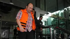 Andri Tristianto Sutrisna usai menjalani pemeriksaan KPK, Jakarta, Senin (7/3/2016). Andri diperiksa sebagai saksi Pengacara Awang Lazuardi terkait kasus dugaan menerima suap. (Liputan6.com/Helmi Afandi)