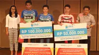 Tontowi Ahmad, Liliyana Natsir, dan Kevin Sanjaya Sukamuljo, mendapat bonus dari Djarum Foundation, Rabu (11/7/2018), sebagai apresiasi setelah menjuarai Indonesia Open 2018.