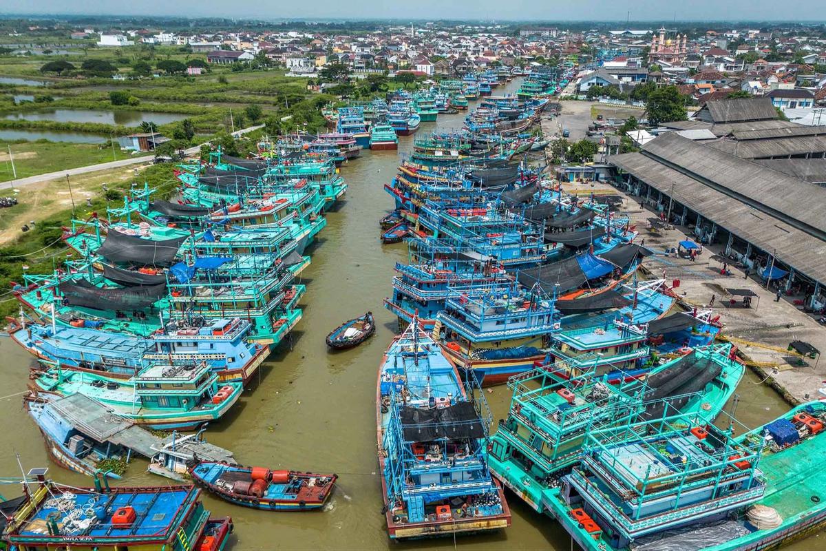 FOTO: Ribuan Kapal Nelayan Pati Berhenti Melaut Akibat Lonjakan Harga Solar