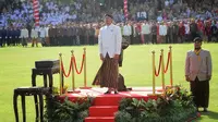 &nbsp;KGPAA Mangkunegara X menjadi inspektur upacara Peringatan HUT ke-78 Kemerdekaan RI di Stadion Sriwedari Solo, Kamis (17/8).(Liputan6.com/Fajar Abrori)