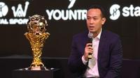 Direktur utama IBL, Junas Miradiarsyah dalam konferensi pers final IBL 2024 di Jakarta, Selasa (30/7/2024). (Bola.com/Abdul Aziz)