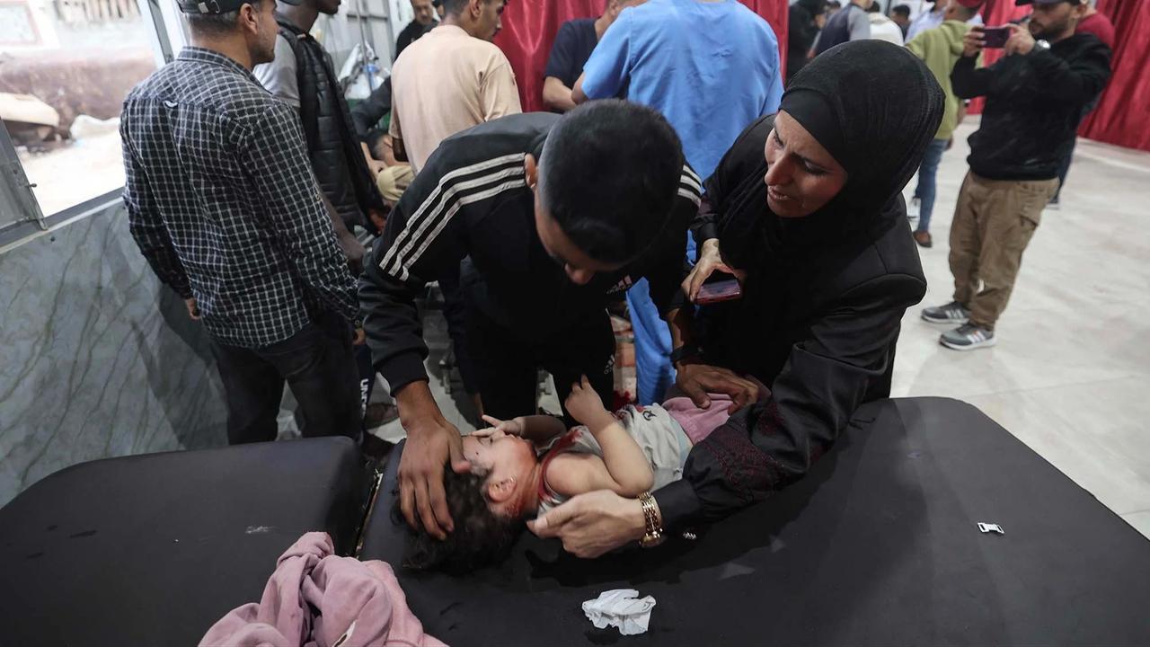 FOTO:  Serangan Udara Israel Hantam Kawasan Sipil di Gaza, 21 Warga Tewas