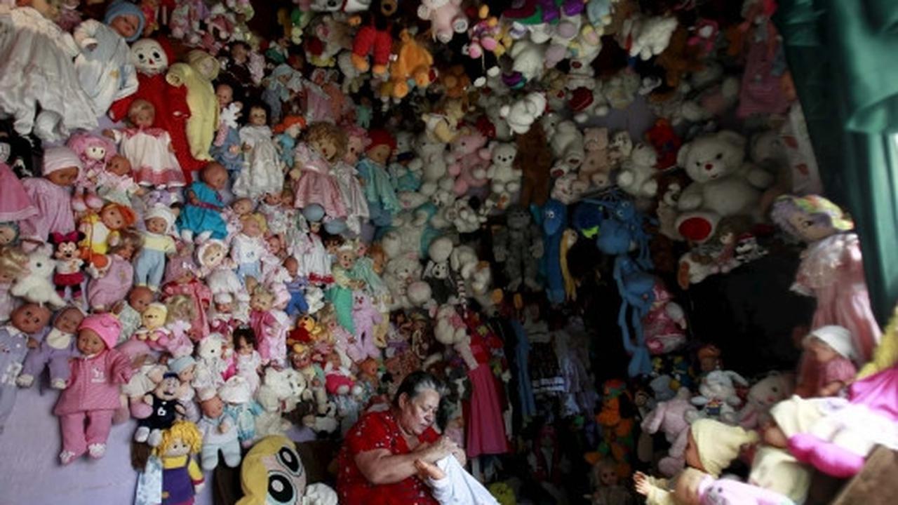 Kenang masa kecil, nenek 70 tahun ini koleksi 4.500 boneka
