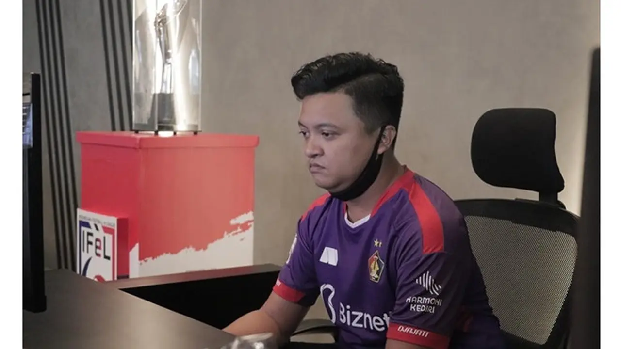 5 Gaya Lucky Ma'arif di Luar Main Game, Pemain IFeL Persik Kediri