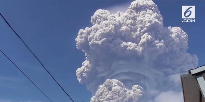 VIDEO: Sinabung Erupsi Mengeluarkan Awan Panas Setinggi 5000 Meter